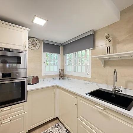 R162 Alba Alorda Park Holiday home